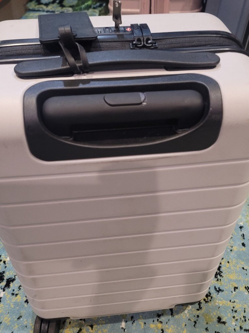 Away Carry-on luggage bag - 21"